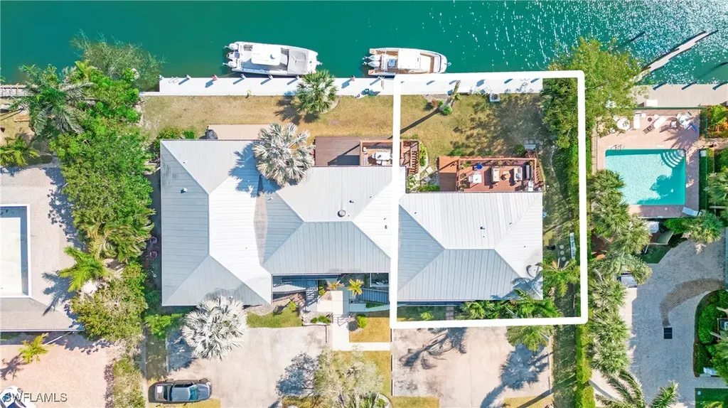1560 Blue Point Avenue Naples FL 34102