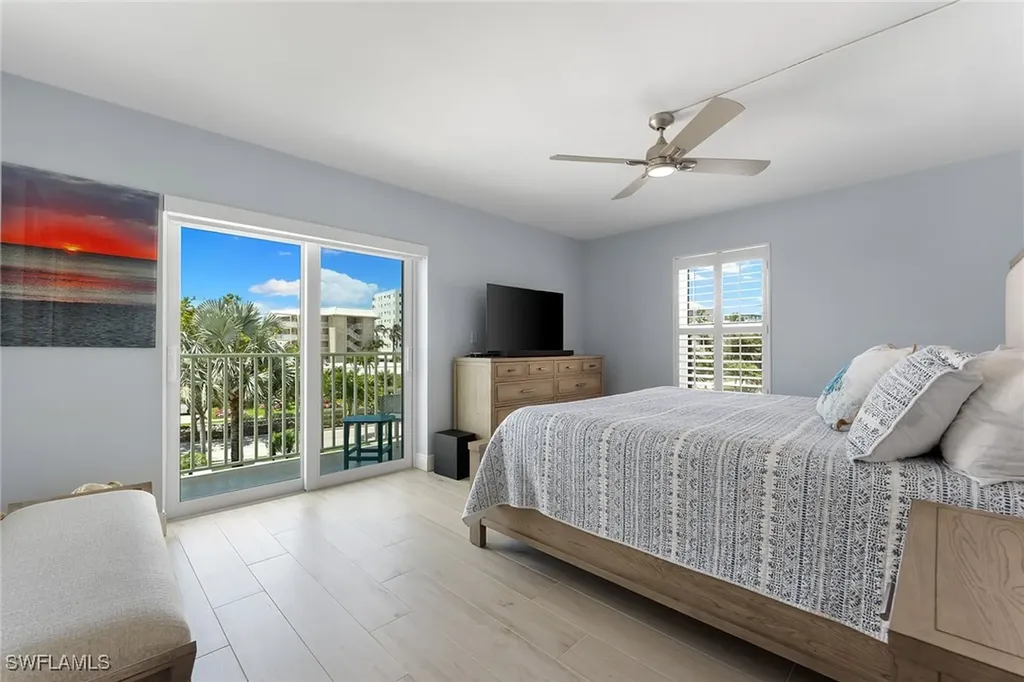 2850 Gulf Shore Boulevard N Naples FL 34103