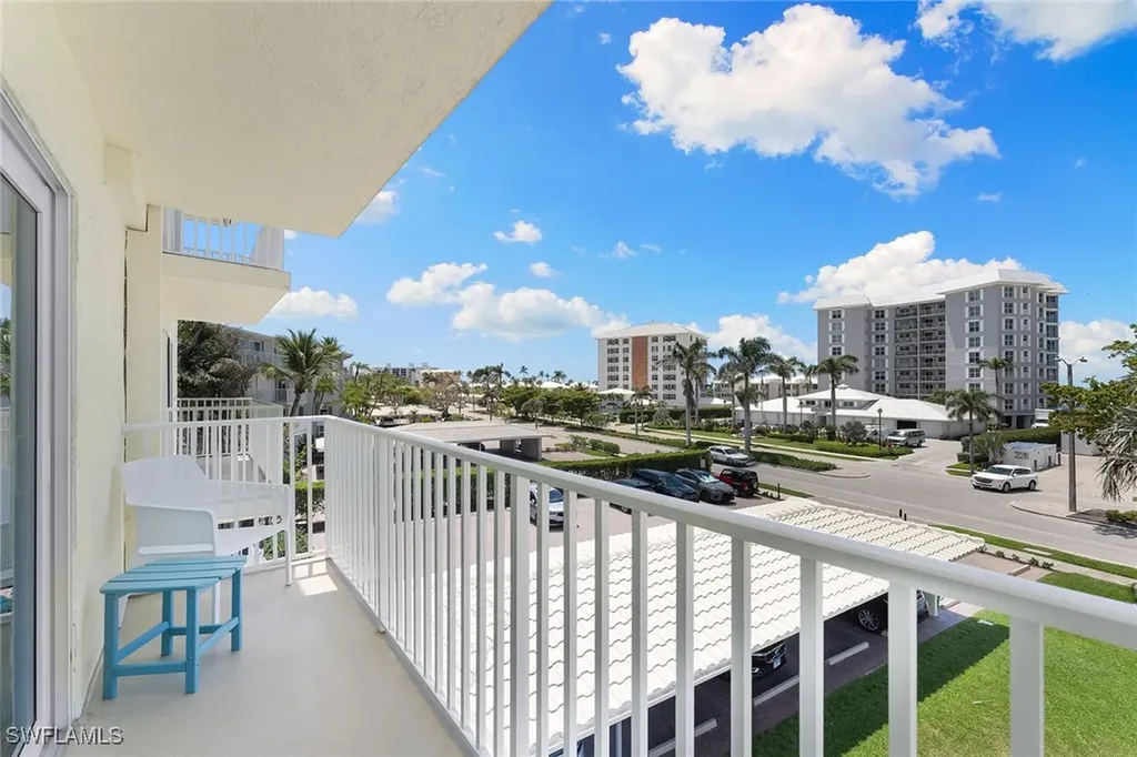 2850 Gulf Shore Boulevard N Naples FL 34103