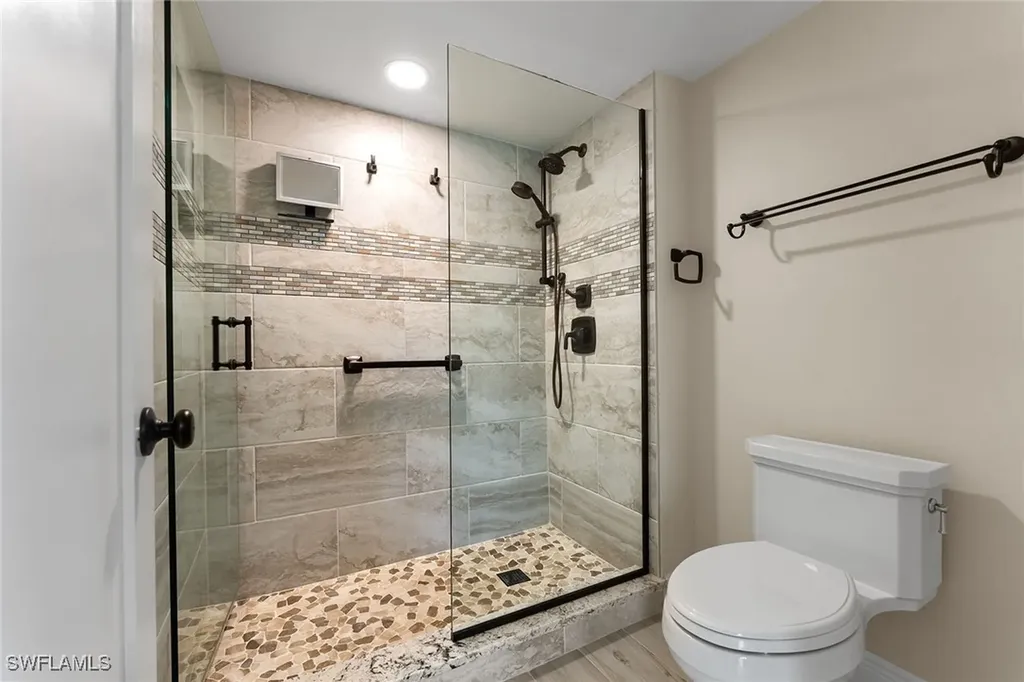 2850 Gulf Shore Boulevard N Naples FL 34103