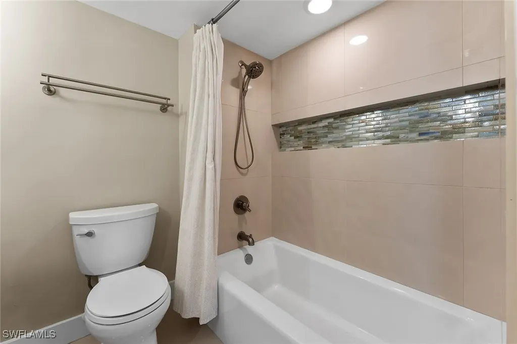 2850 Gulf Shore Boulevard N Naples FL 34103