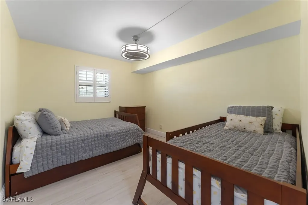 2850 Gulf Shore Boulevard N Naples FL 34103