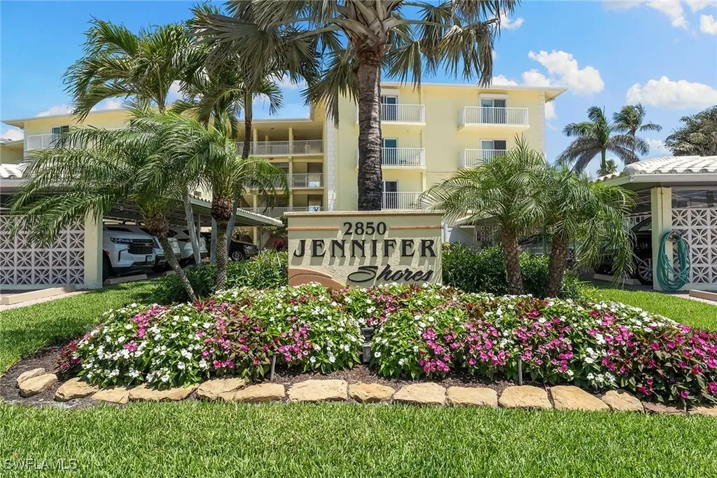 2850 Gulf Shore Boulevard N Naples FL 34103