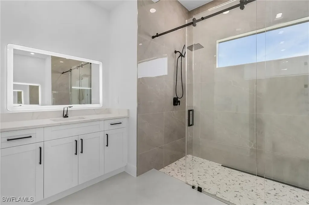 927 NE 13th Place Cape Coral FL 33909