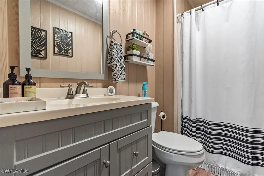 19861 N River Road Alva FL 33920