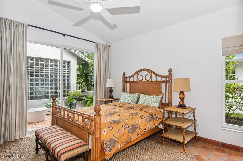 234 Edgemere Way E Naples FL 34105
