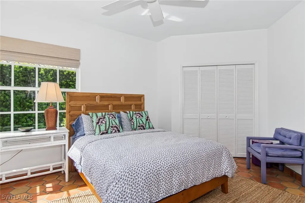 234 Edgemere Way E Naples FL 34105