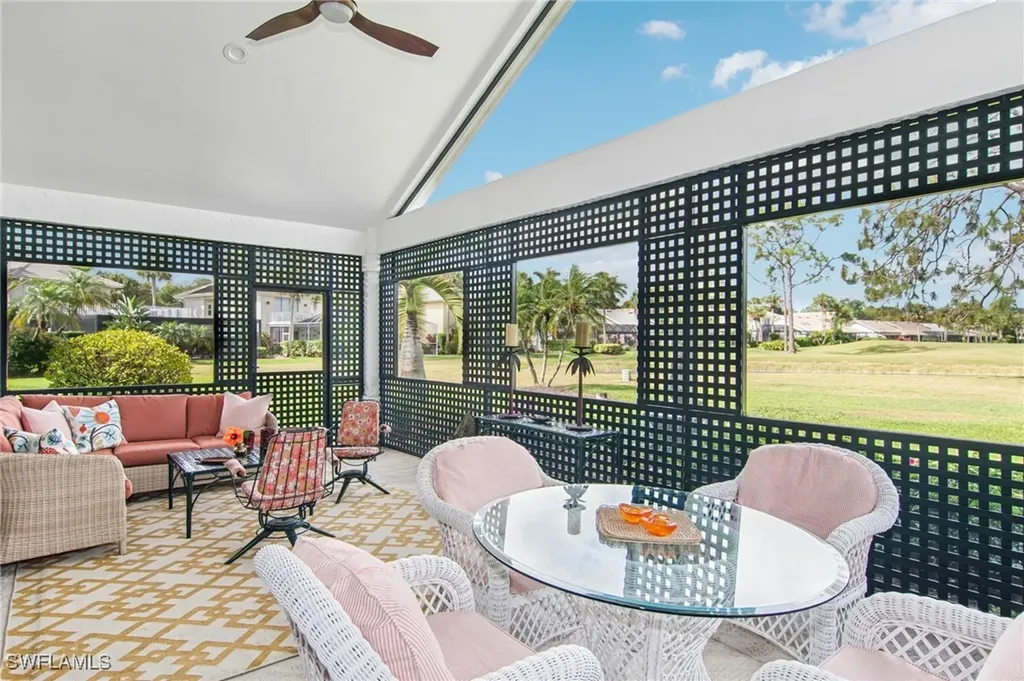 234 Edgemere Way E Naples FL 34105