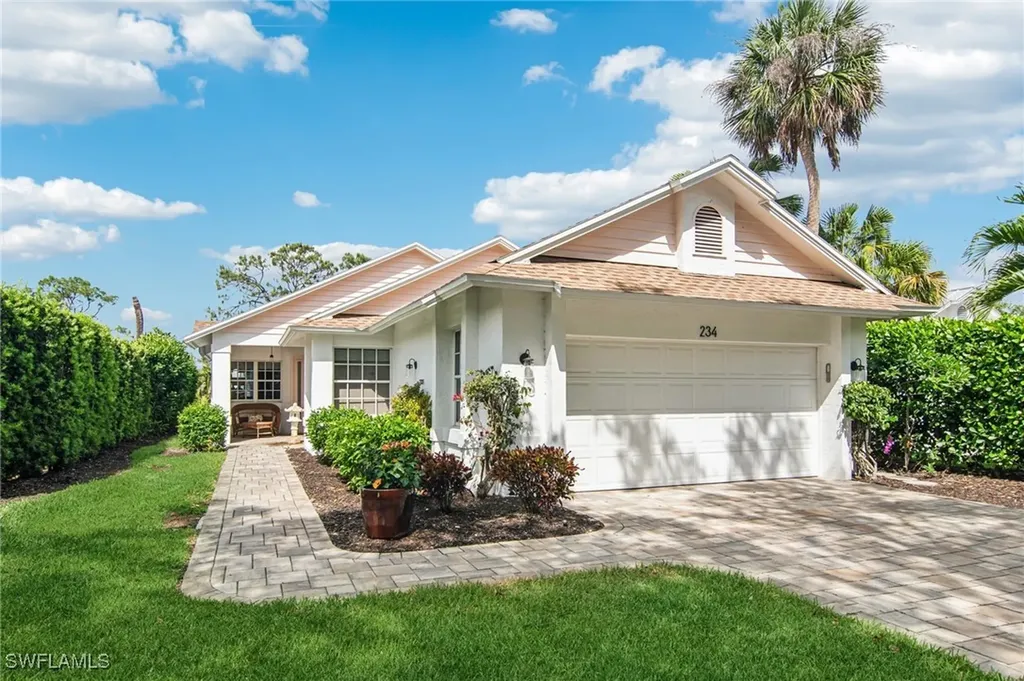 234 Edgemere Way E Naples FL 34105