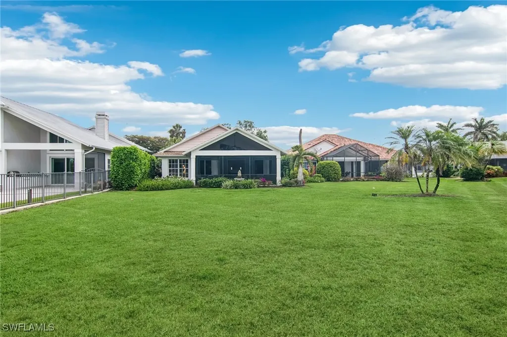 234 Edgemere Way E Naples FL 34105
