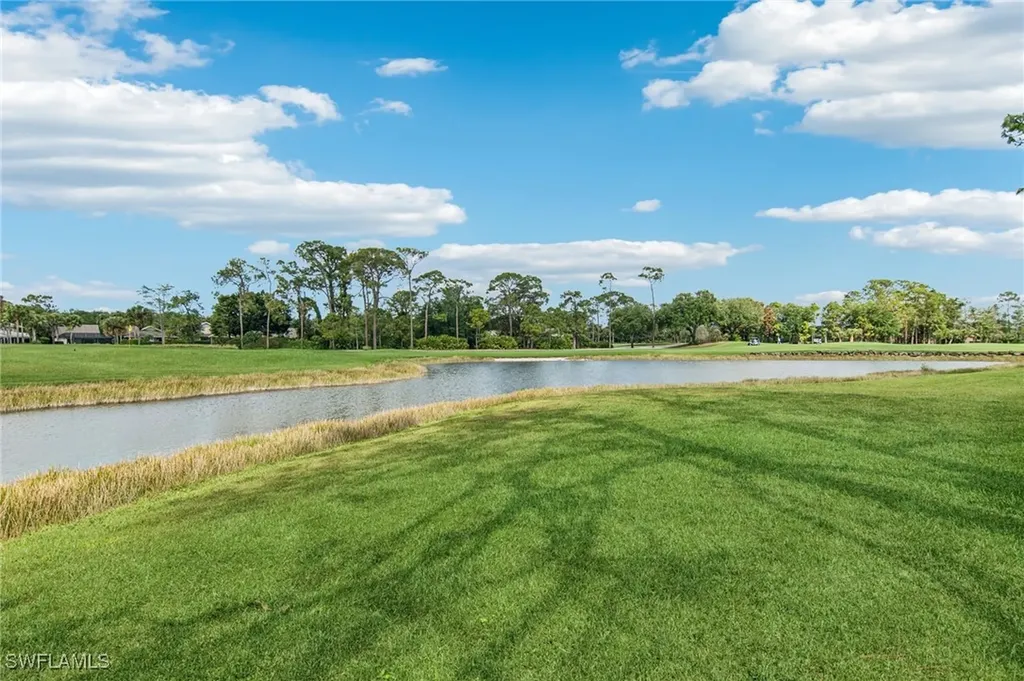 234 Edgemere Way E Naples FL 34105