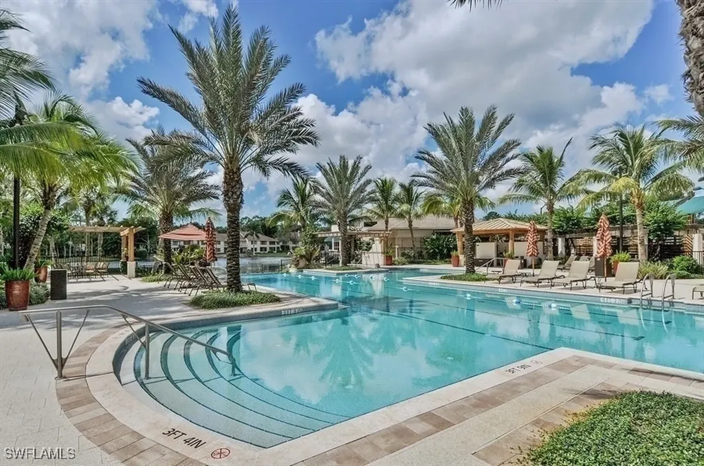 234 Edgemere Way E Naples FL 34105