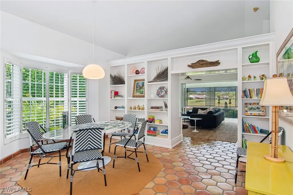 234 Edgemere Way E Naples FL 34105