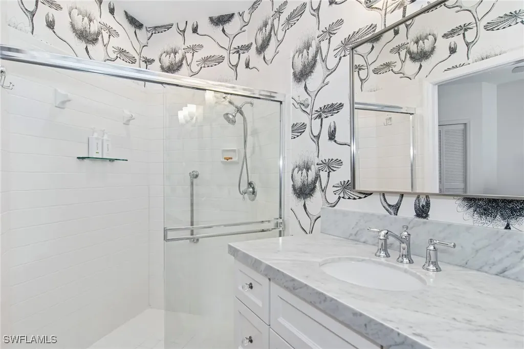 234 Edgemere Way E Naples FL 34105