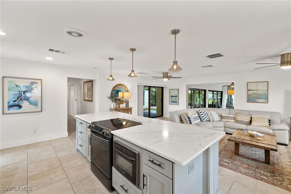5208 SW 2nd Place Cape Coral FL 33914