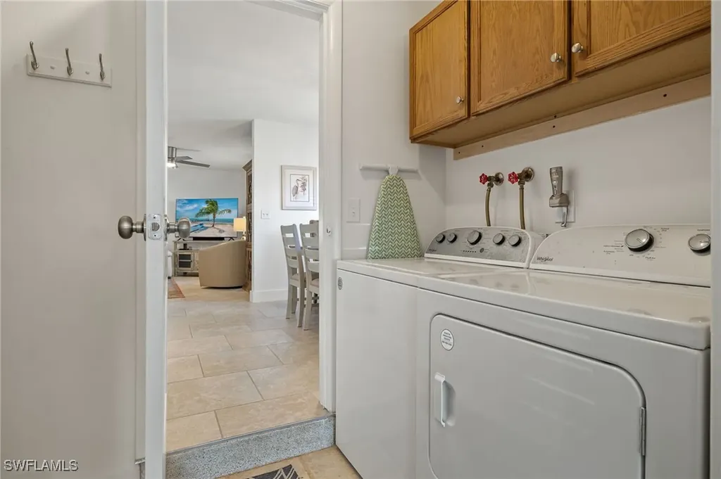 5208 SW 2nd Place Cape Coral FL 33914