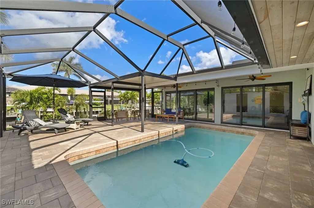 5208 SW 2nd Place Cape Coral FL 33914