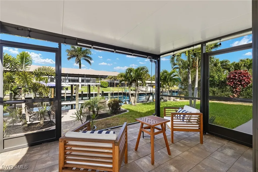 5208 SW 2nd Place Cape Coral FL 33914