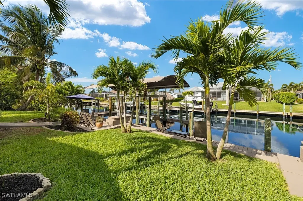 5208 SW 2nd Place Cape Coral FL 33914