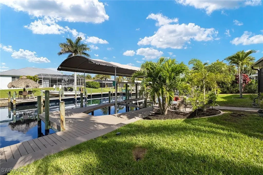 5208 SW 2nd Place Cape Coral FL 33914