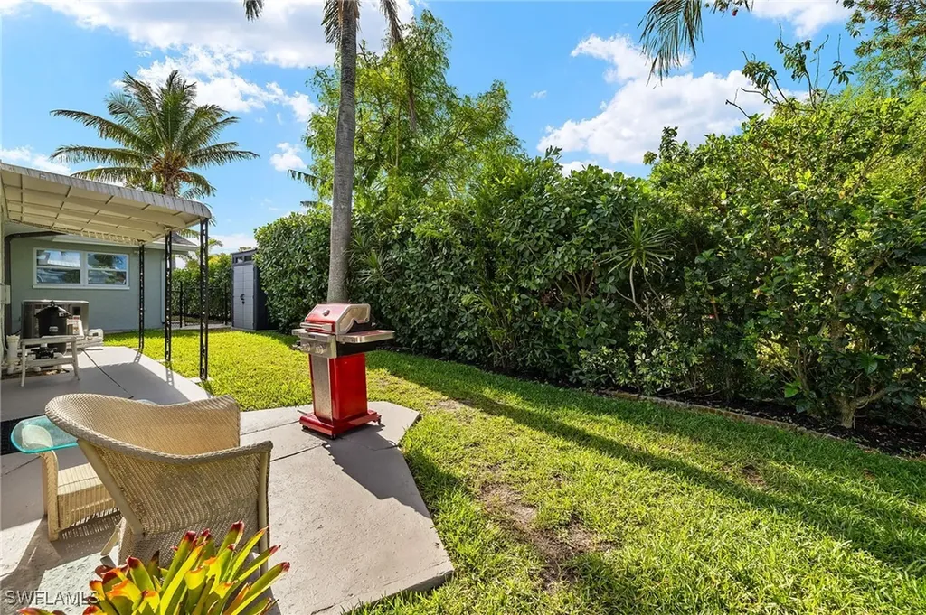 5208 SW 2nd Place Cape Coral FL 33914