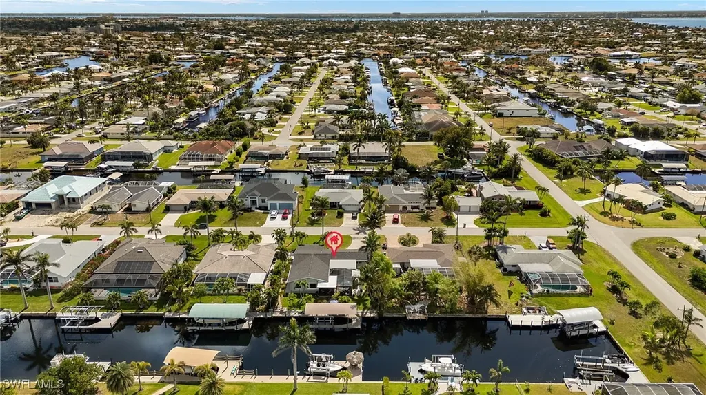 5208 SW 2nd Place Cape Coral FL 33914