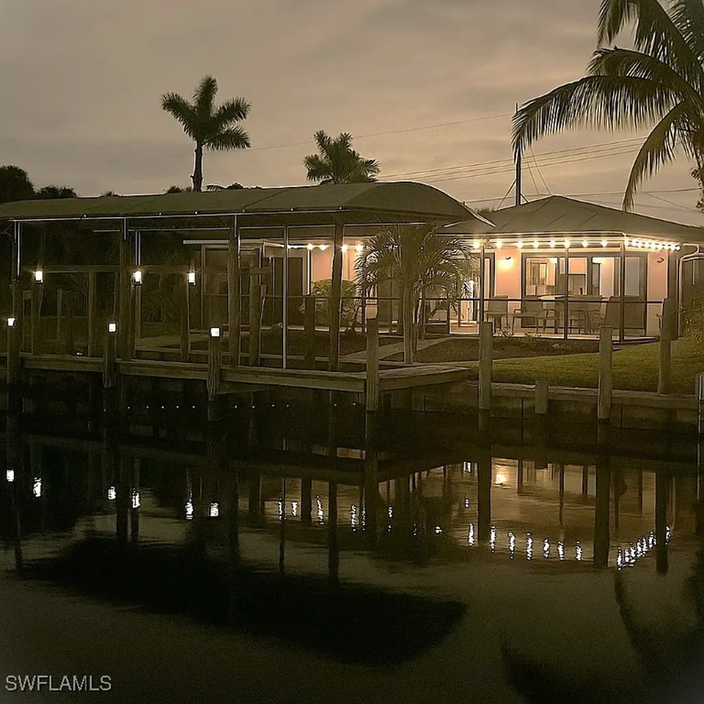 5208 SW 2nd Place Cape Coral FL 33914