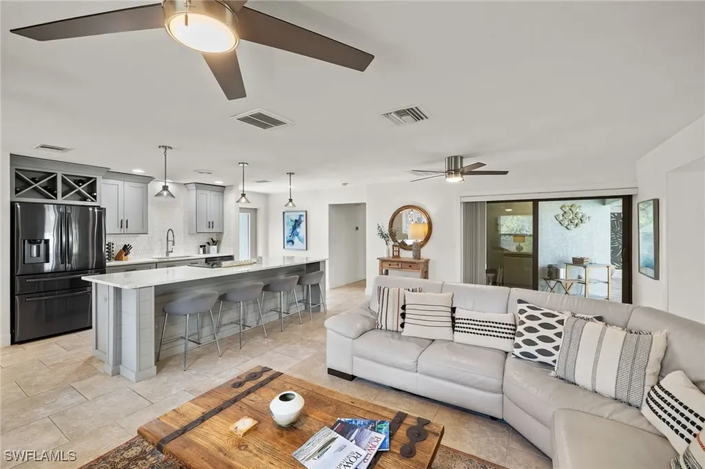 5208 SW 2nd Place Cape Coral FL 33914