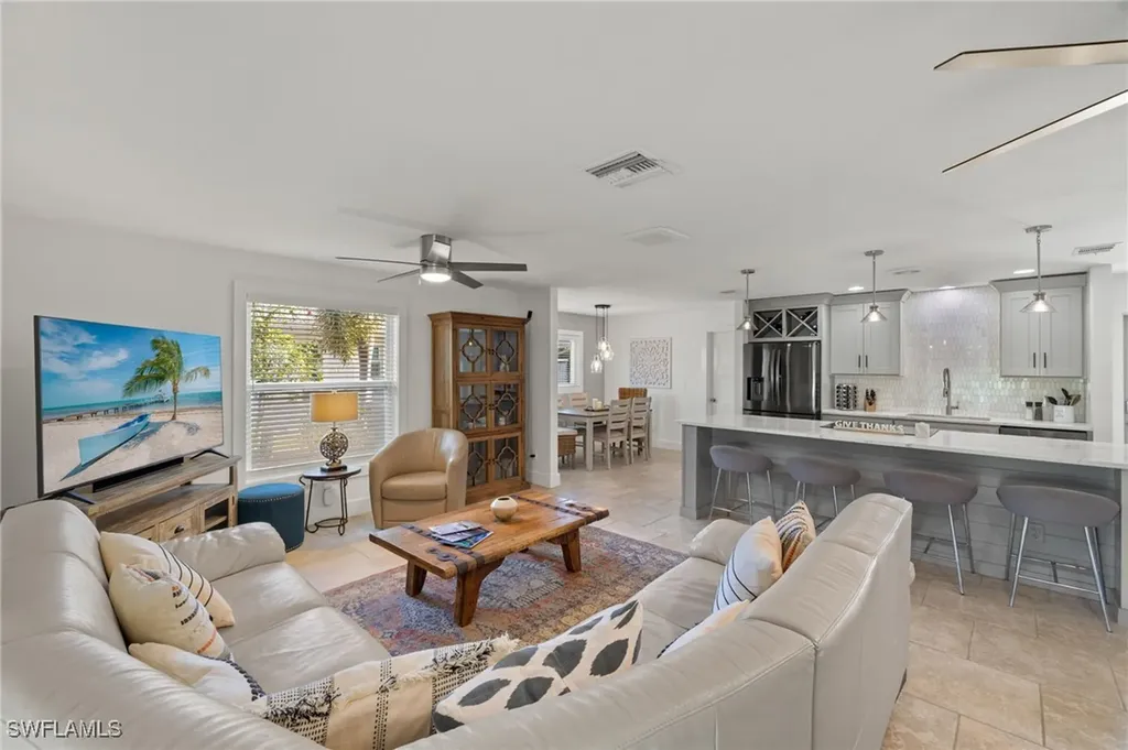 5208 SW 2nd Place Cape Coral FL 33914