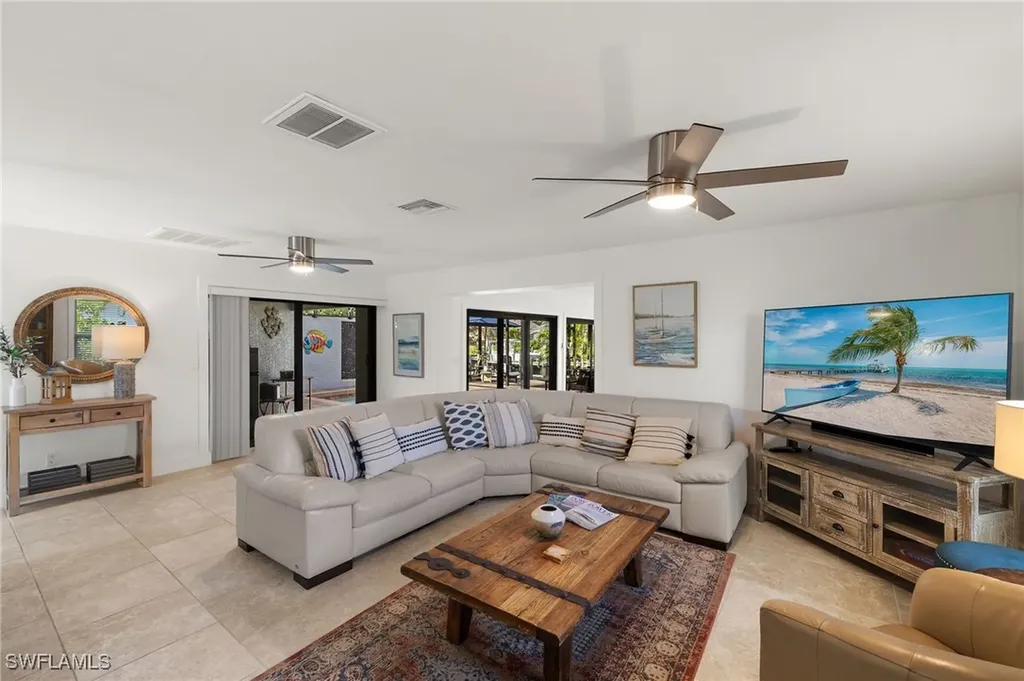 5208 SW 2nd Place Cape Coral FL 33914