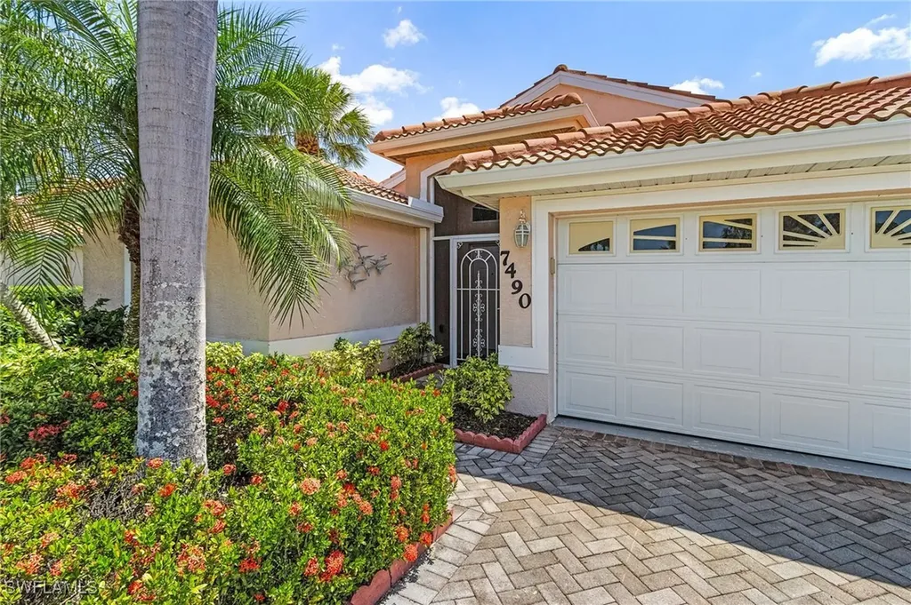 7490 Lourdes Court Naples FL 34104
