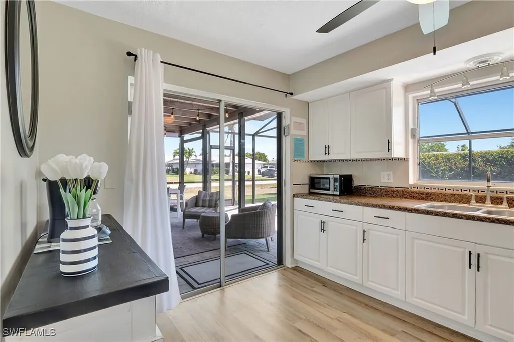 928 SE 30th Lane Cape Coral FL 33904