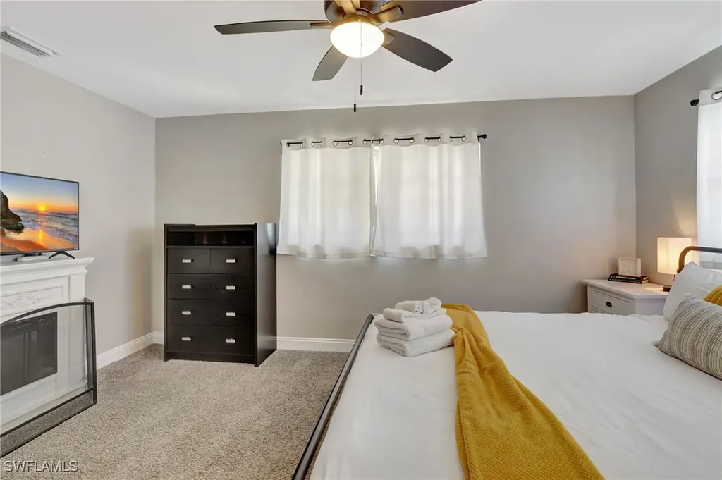 928 SE 30th Lane Cape Coral FL 33904