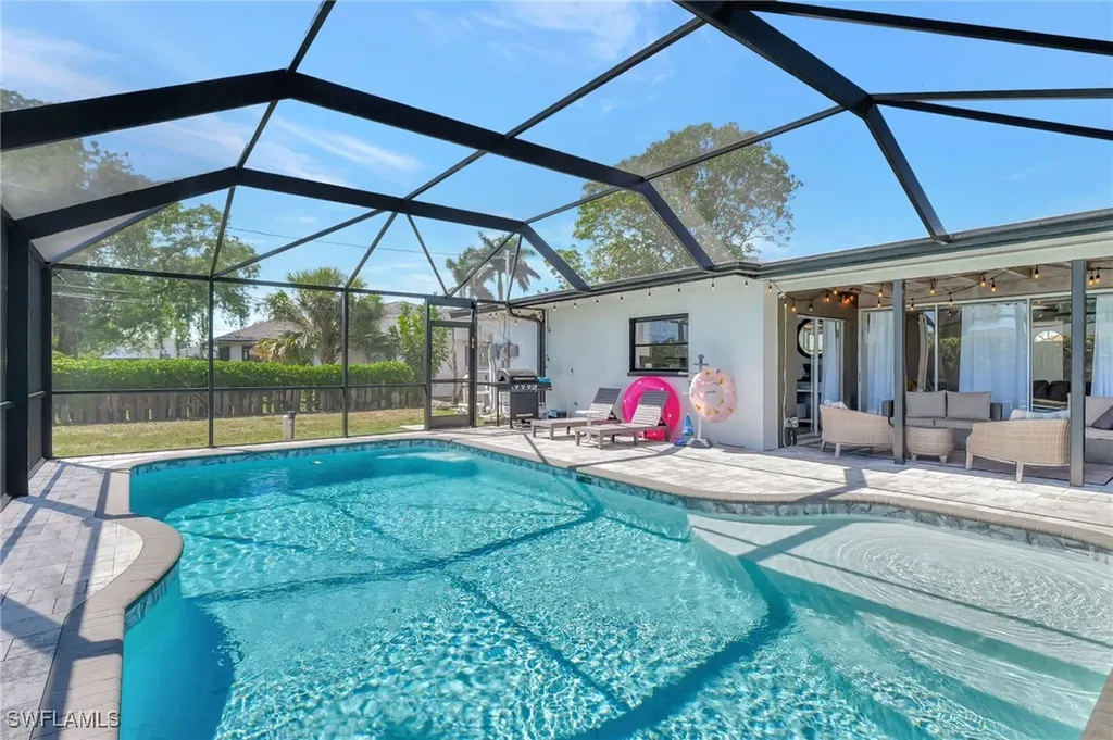 928 SE 30th Lane Cape Coral FL 33904