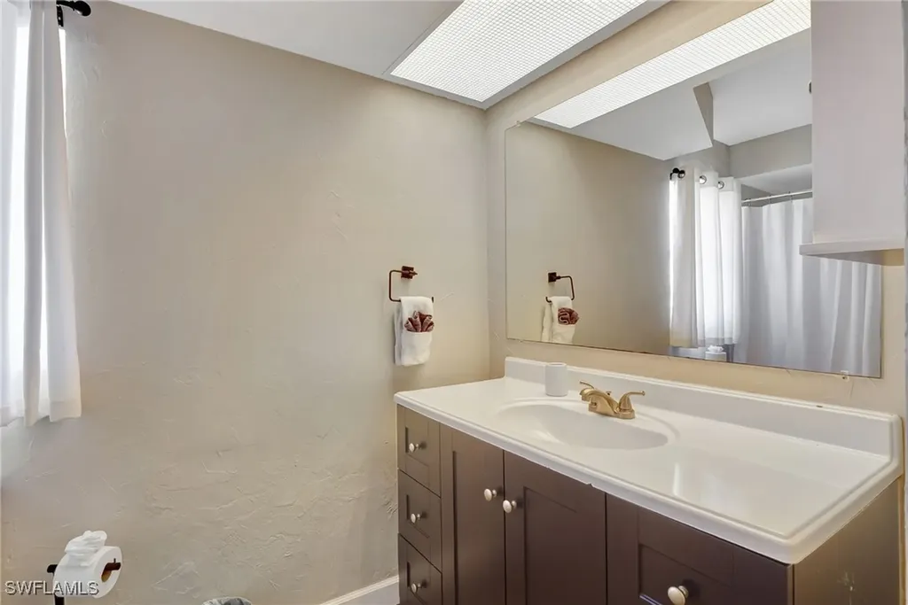 928 SE 30th Lane Cape Coral FL 33904