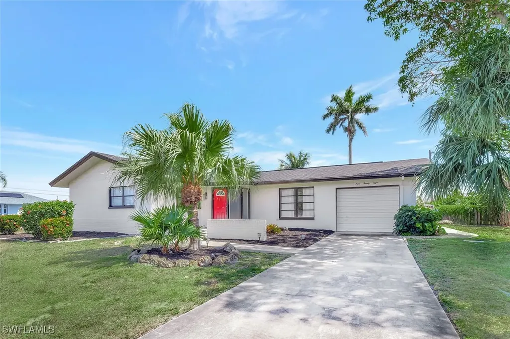 928 SE 30th Lane Cape Coral FL 33904