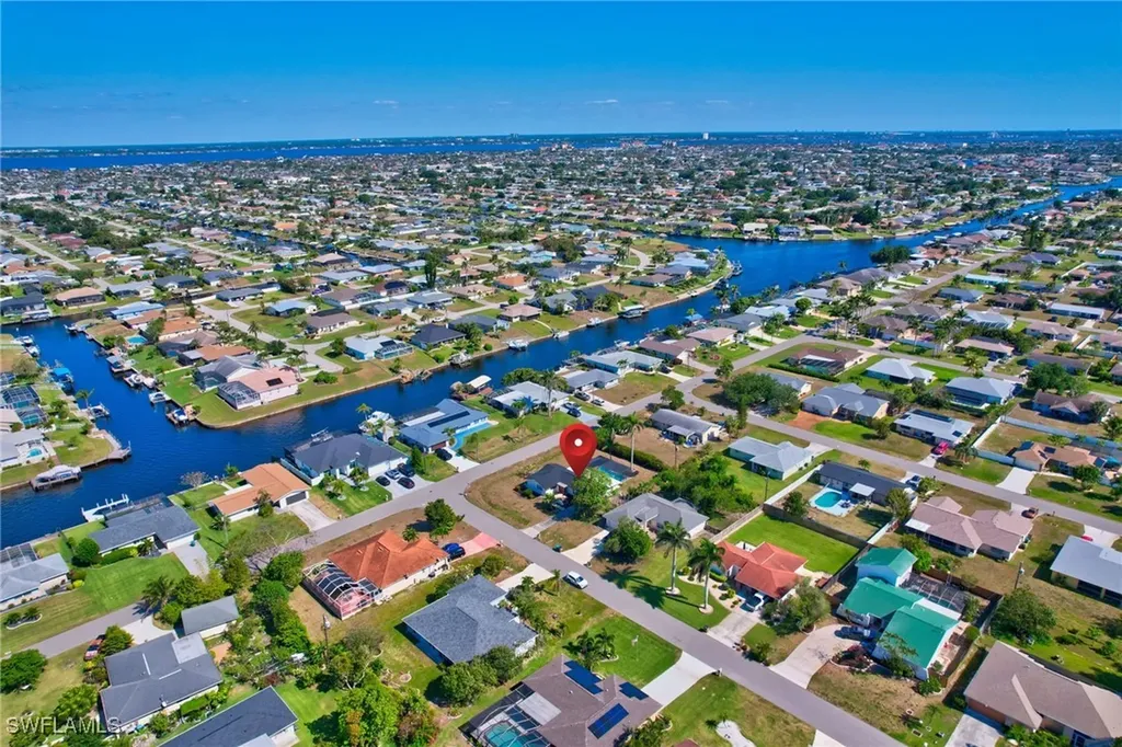 928 SE 30th Lane Cape Coral FL 33904