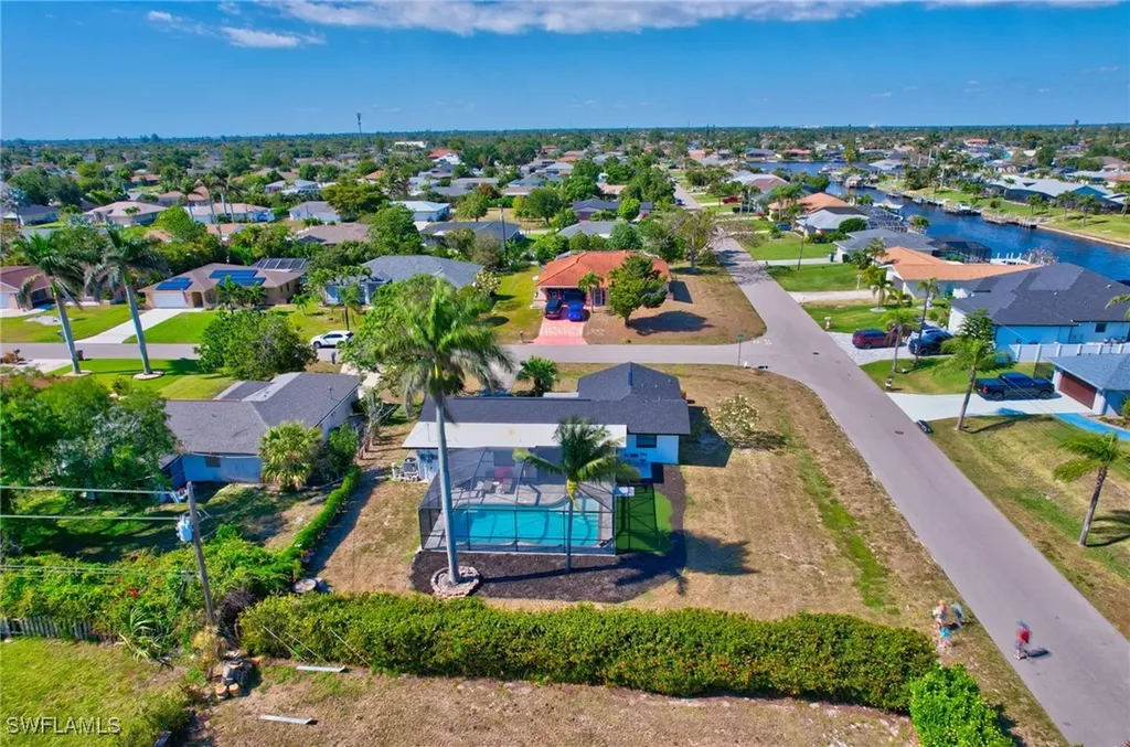 928 SE 30th Lane Cape Coral FL 33904