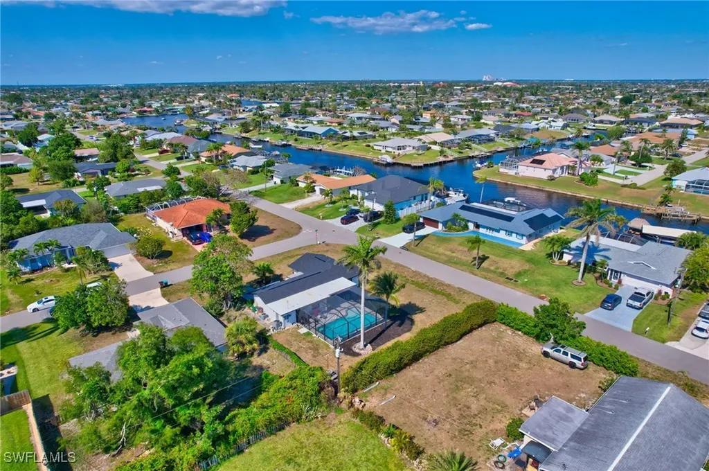 928 SE 30th Lane Cape Coral FL 33904