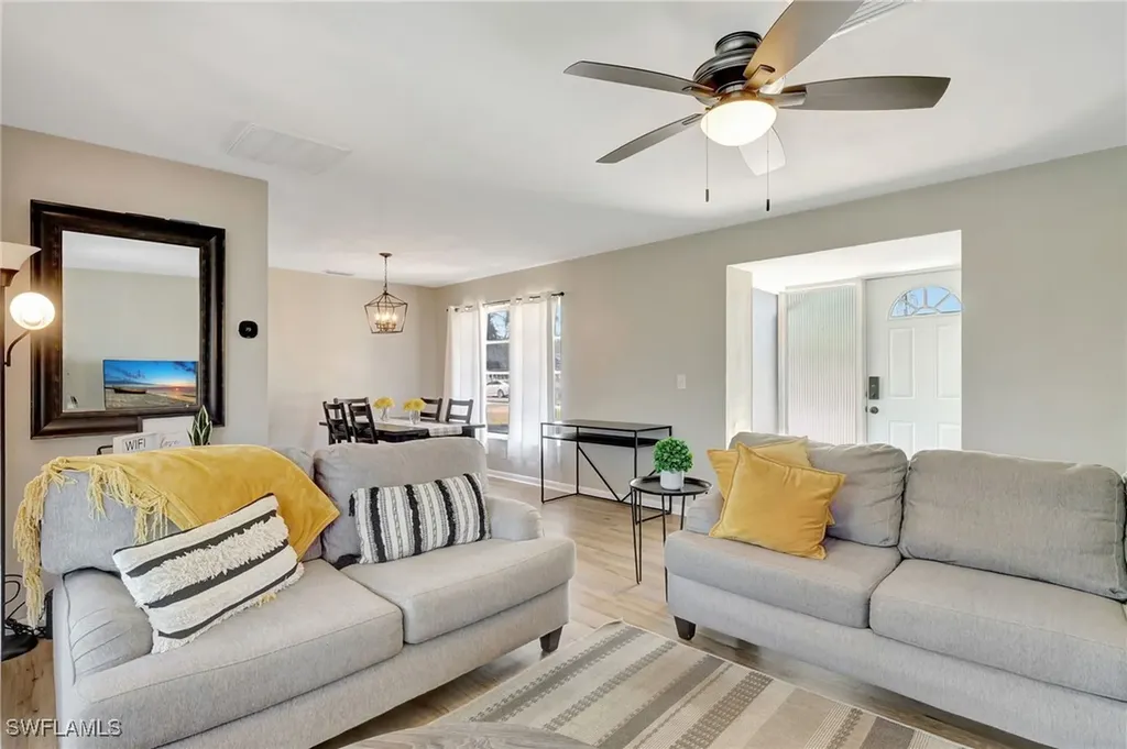 928 SE 30th Lane Cape Coral FL 33904