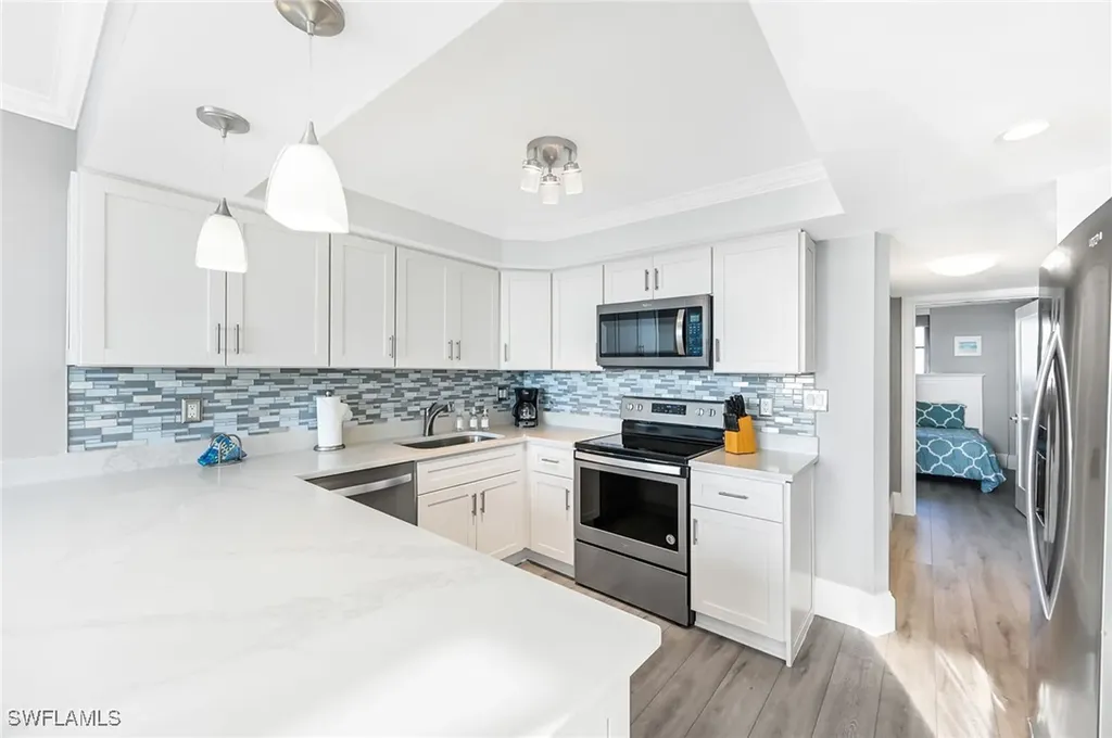9375 Gulf Shore Drive Naples FL 34108