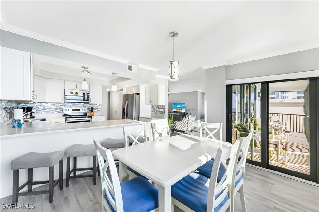 9375 Gulf Shore Drive Naples FL 34108
