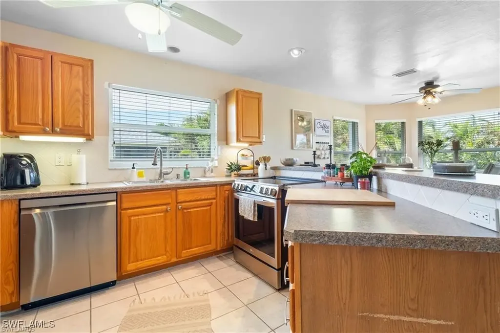 2019 SW 43rd Terrace Cape Coral FL 33914