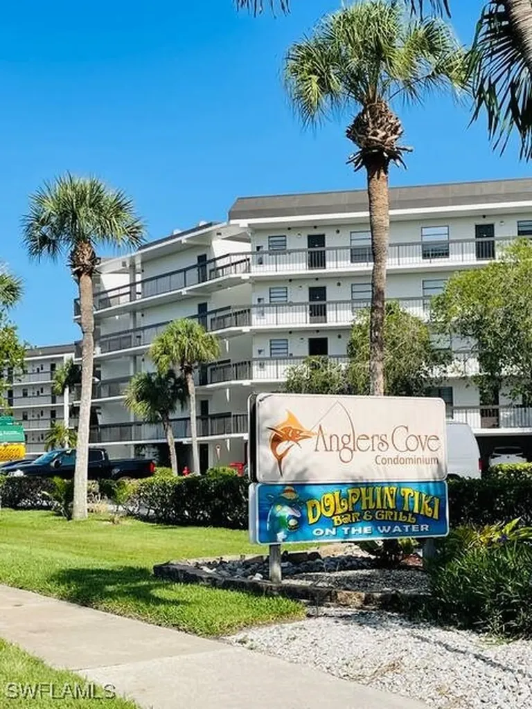 1031 Anglers Cove Marco Island FL 34145