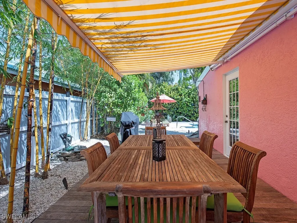 1055 8th Avenue N Naples FL 34102