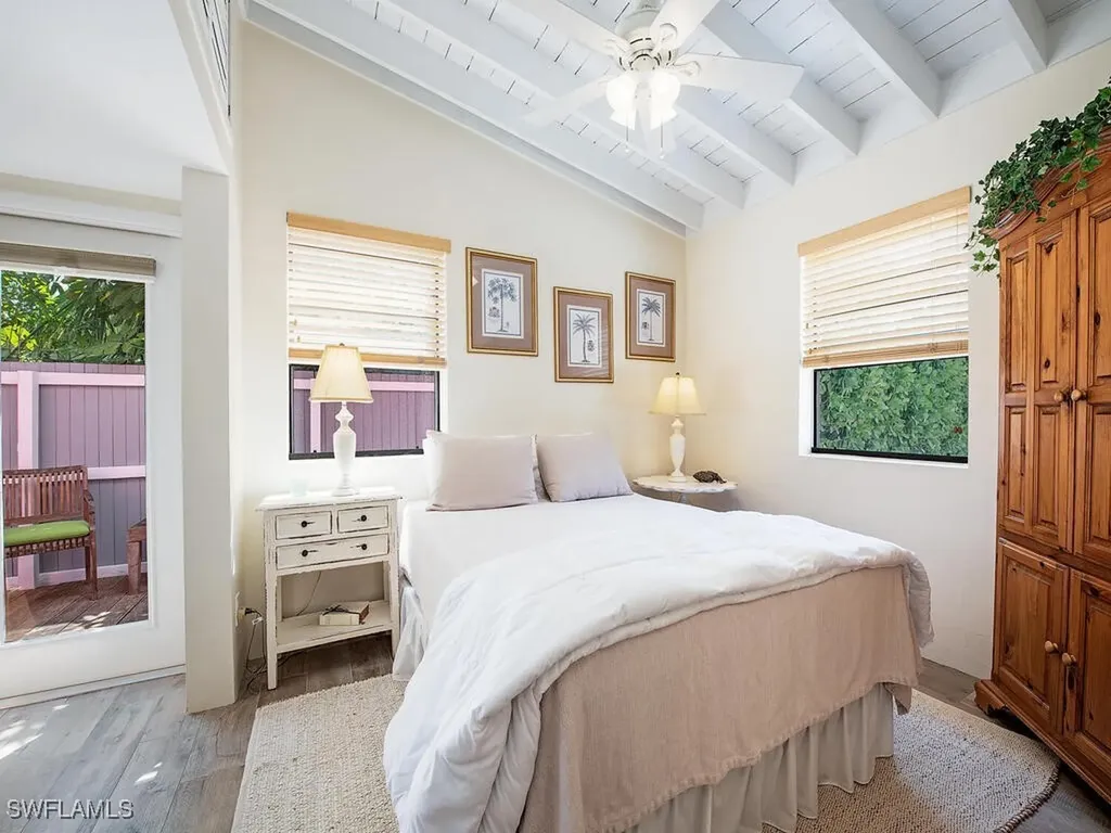 1055 8th Avenue N Naples FL 34102