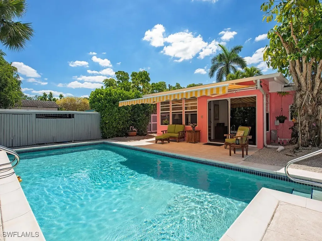 1055 8th Avenue N Naples FL 34102
