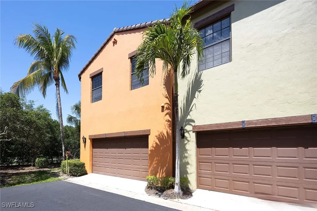9134 Chula Vista Street Naples FL 34113