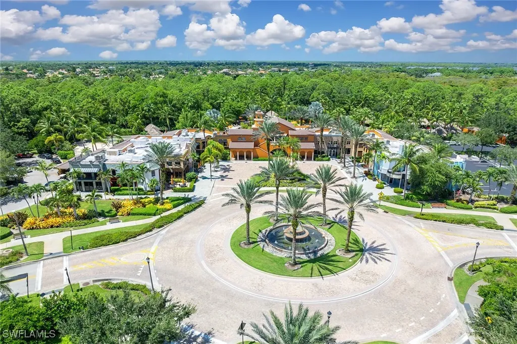 9134 Chula Vista Street Naples FL 34113