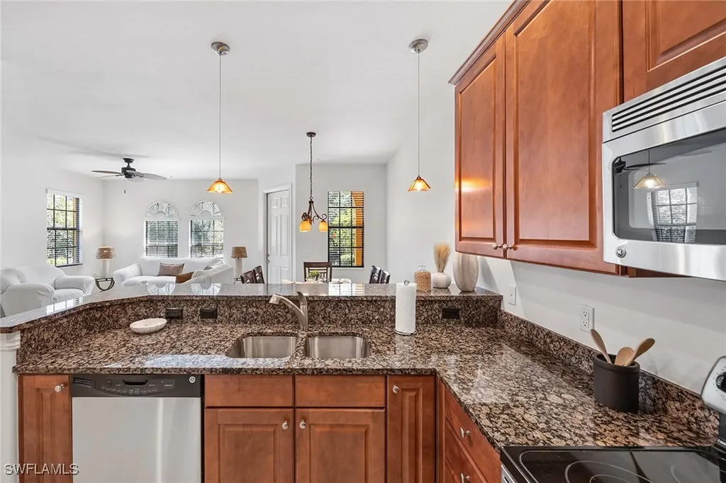 9134 Chula Vista Street Naples FL 34113